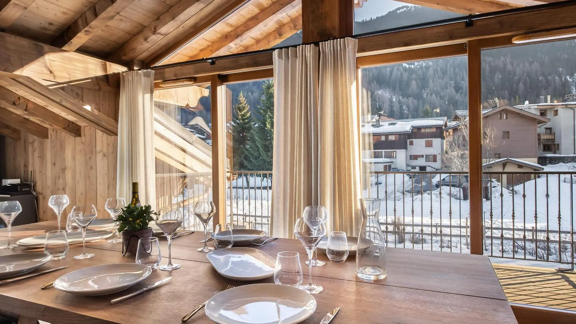 Spacieux Appartement De Luxe A Courchevel, Proche Pistes Et Commerces, Parking Inclus - Fr-1-568-7 0*, クールシュヴェル フランス