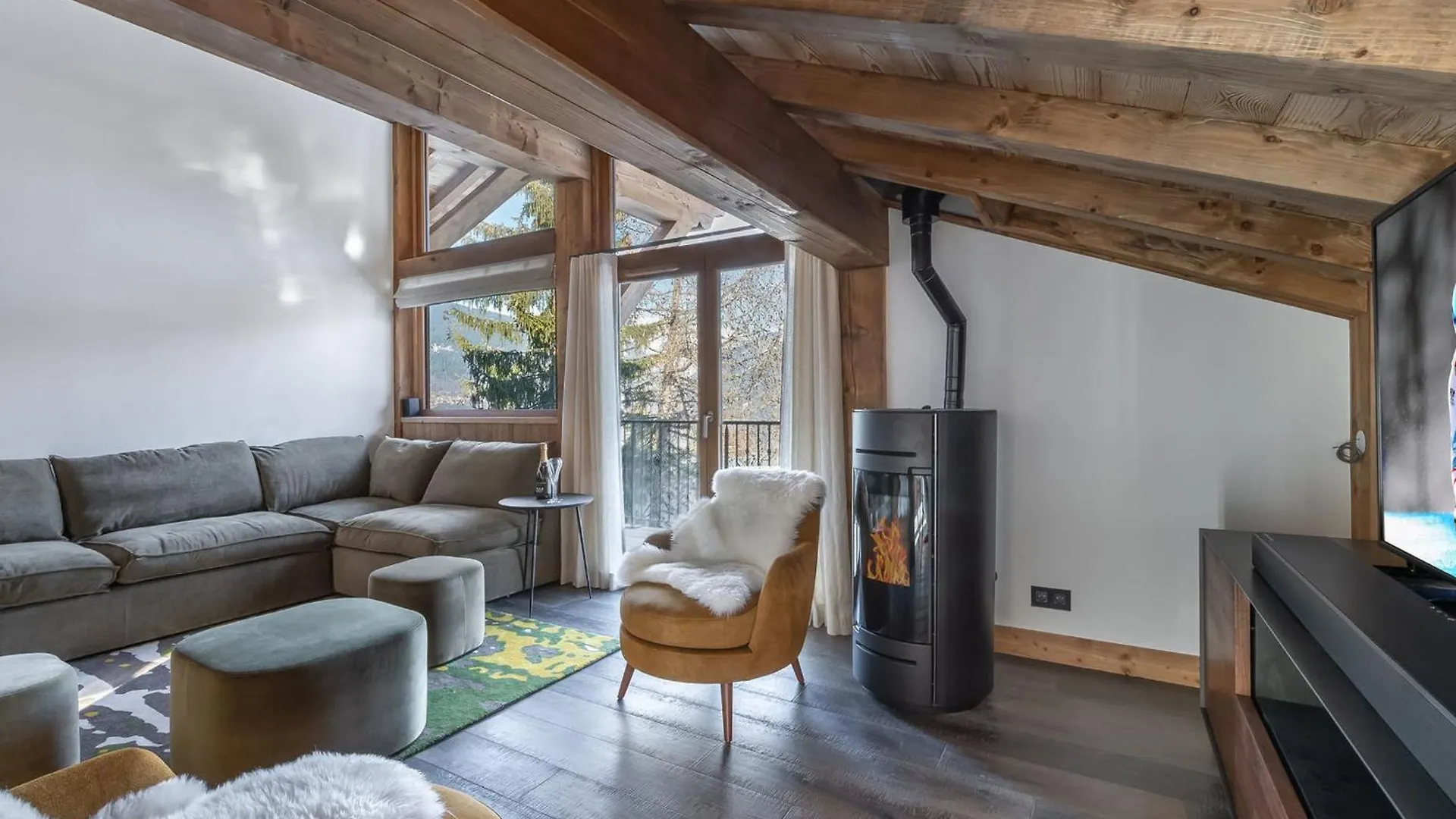 Spacieux Appartement De Luxe A Courchevel, Proche Pistes Et Commerces, Parking Inclus - Fr-1-568-7